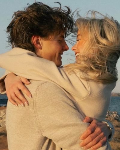 El llamado “hilo invisible”, habla de un lazo profundo que une a dos personas sin importar la distancia, el tiempo o las circunstancias