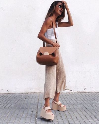 Sandalias nude de plataforma