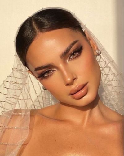 Todo maquillaje debe sellarse con polvo translúcido y spray fijador.