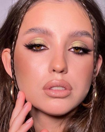 Los martini eyes aportan un toque glam que transforma cualquier look, ideal para noches de verano