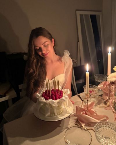 Elegir tu pastel de cumpleaños es casi tan importante como el outfit que vas a usar ese día. Es el momento, la foto, el detalle que todos recordarán.