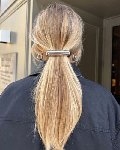 Coleta baja despeinada