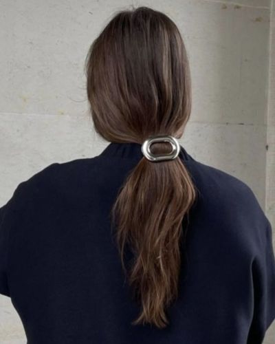 Coleta baja despeinada