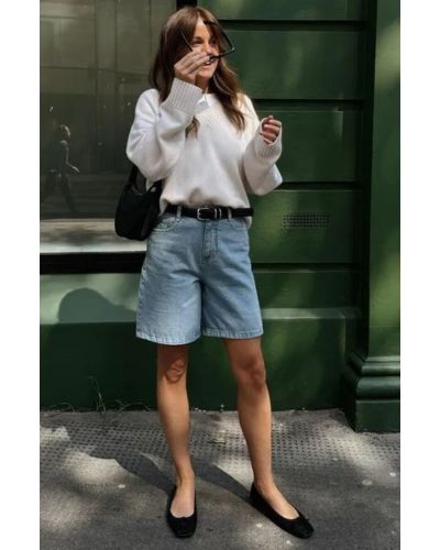 Los shorts a la cintura son aptos para la oficina, ya que mentienen un corte limpio y estructurado 