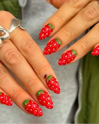 Strawberry nails 3D