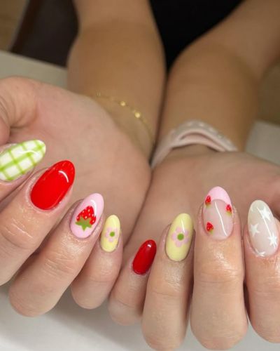 Picnic strawberry nails