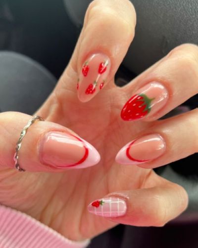 Las uñas con fresas son un estilo de manicura inspirado en las fresas