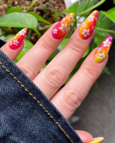 Sunset nails + flores