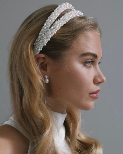 Las diademas dobles son una apuesta moderna y sofisticada para bodas 2026.