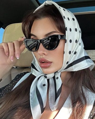 Pañuelo con polka dots