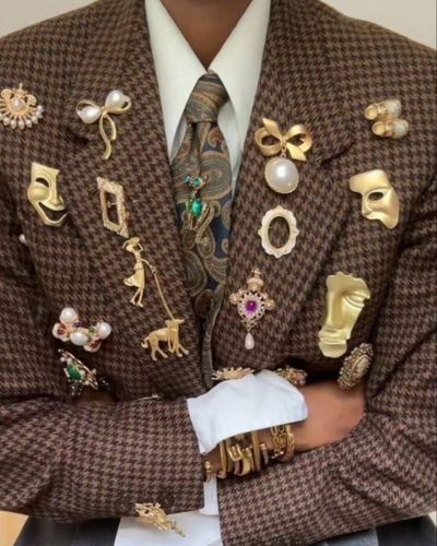 Broches maximalistas 