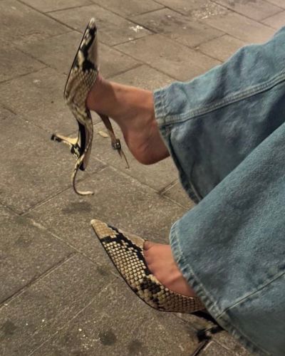 Hay accesorios que tienen el poder de transformar por completo un look de día a noche, de un look sencillo en uno mucho más sofisticado.