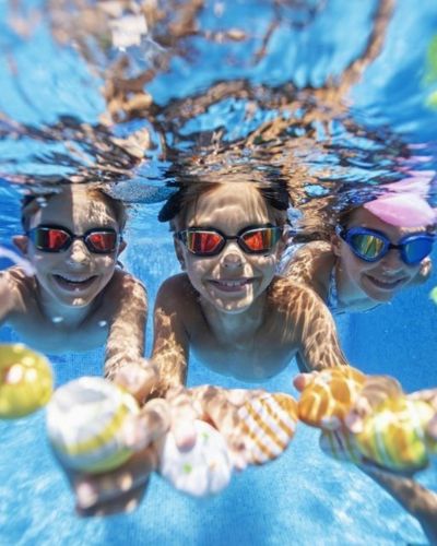 Experiencias para regalar el Día del Niño: sesión de natación
