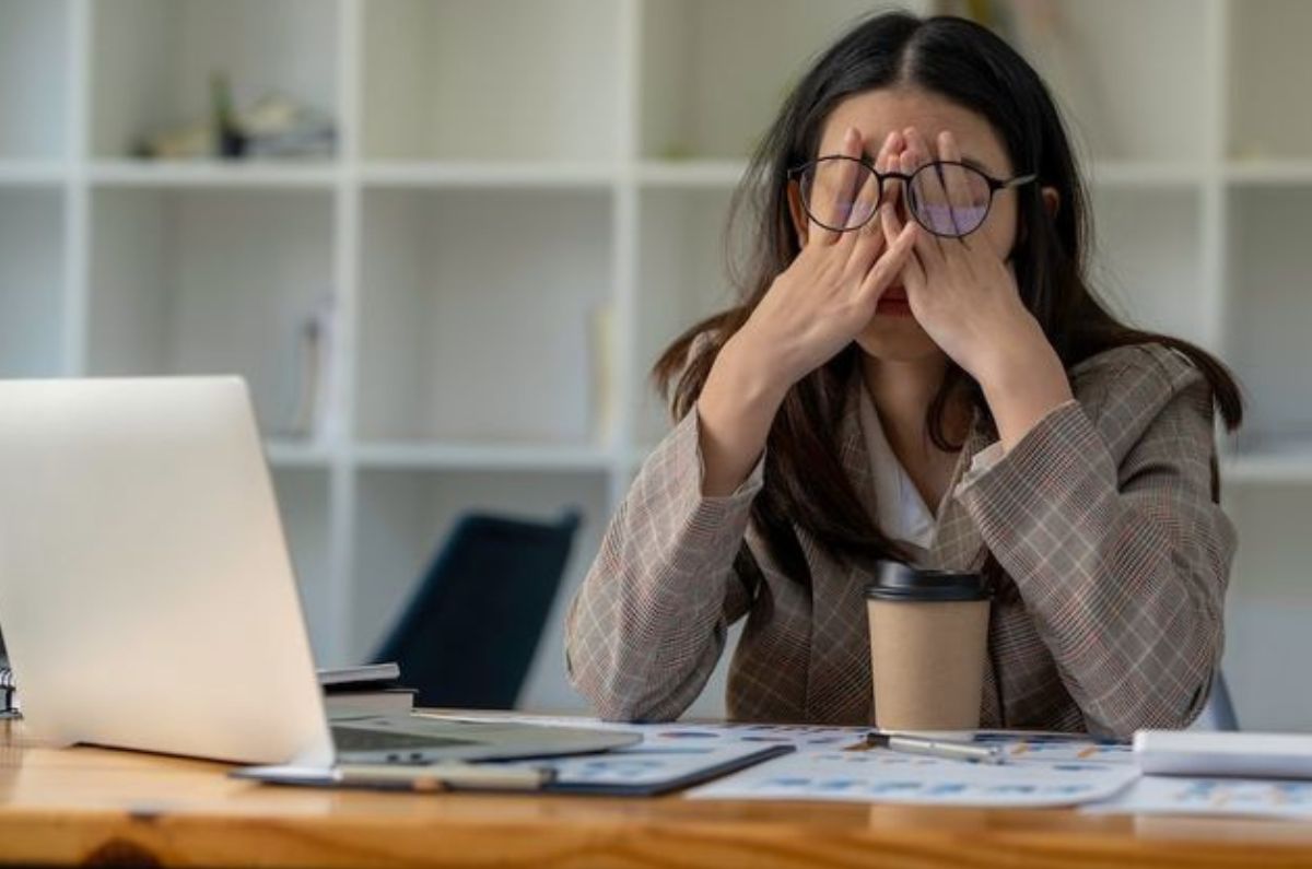 5 hábitos que te mantienen cansada todo el día