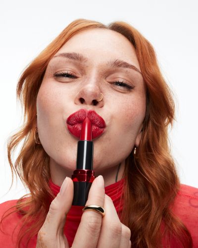 Labiales Ultra de Avon: rojo intenso