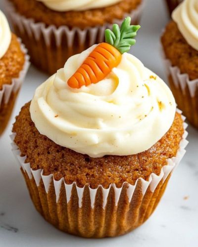 Frutas y verduras como la zanahoria son ingredientes perfectos para muffins, ya que aportan dulzor natural sin necesidad de azúcares añadidos.