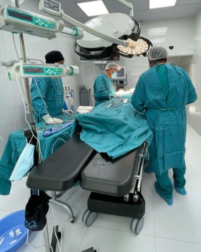 Sectores esenciales como hospitales, seguridad, transporte, farmacias y hotelería suelen operar el 1 de mayo.