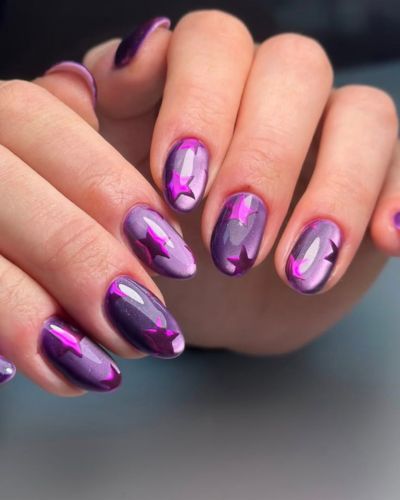 Uñas con estrellas efecto chrome