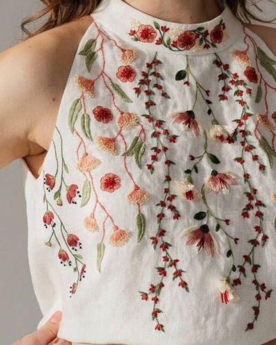 Blusa halter bordada