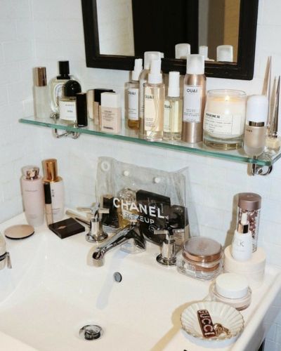 Productos que no se almacenan en la ducha: maquillaje