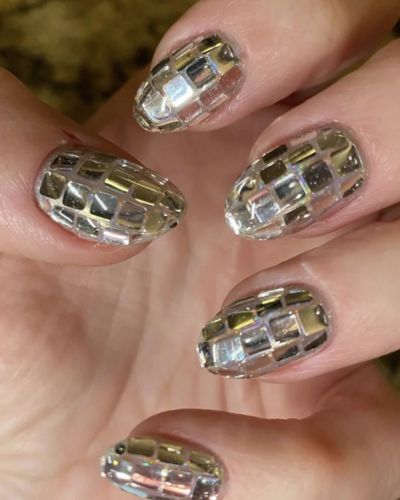 Disco nails doradas