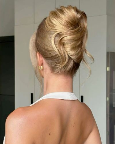 French twist: el peinado elegante que puedes llevar de día o de noche 2