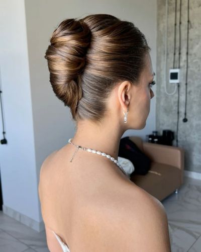 Moño francés pulidoFrench twist pulido