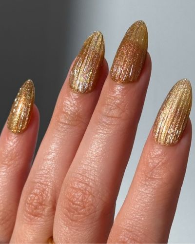 Glass nails color dorado
