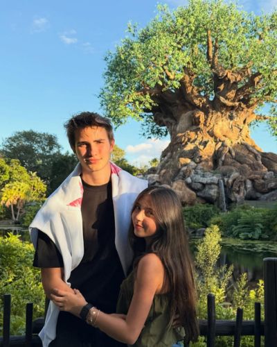 Santiago Rulli Galliano y su novia en Disney