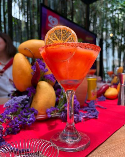 Margarita con Nieve de Mango Flamin’ Hot