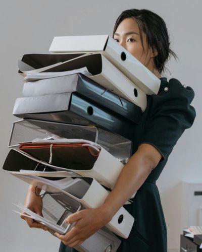 Red flags en el trabajo: que te exijan demasiado y paguen poco
