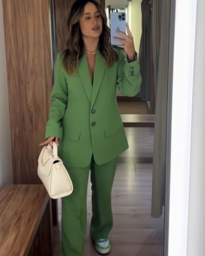 Traje sastre de color verde