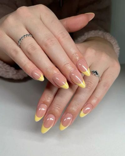 Uñas francesas amarillo pollito