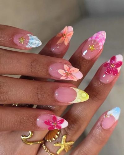 Uñas hawaianas con tonos neón