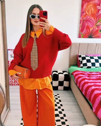Look rojo puro con naranja