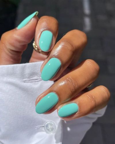 Uñas turquesa