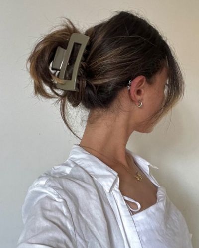 Peinado recogido con pinza